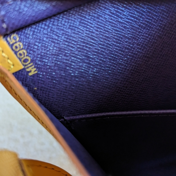 LOUIS VUITTON yellow epi triangle bag - Picture 8 of 12